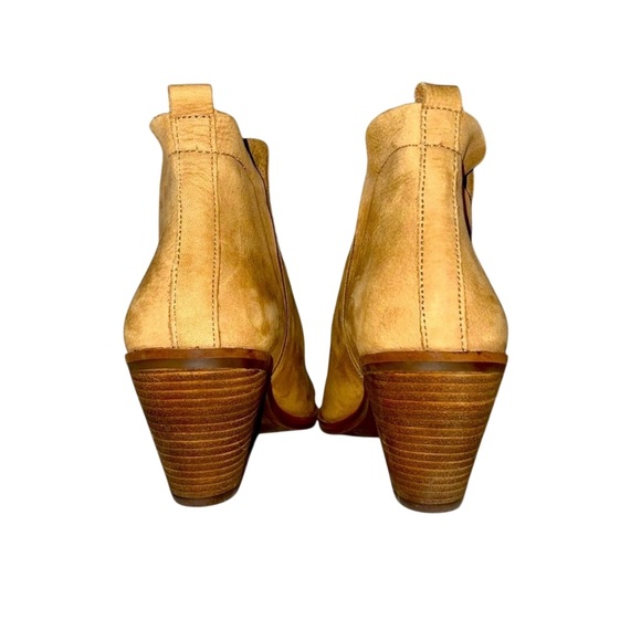 Lucky Brand Women's JANA Fashion Boot SZ 9 1/2 Pull-On Design Leather Upper - Picture 4 of 10